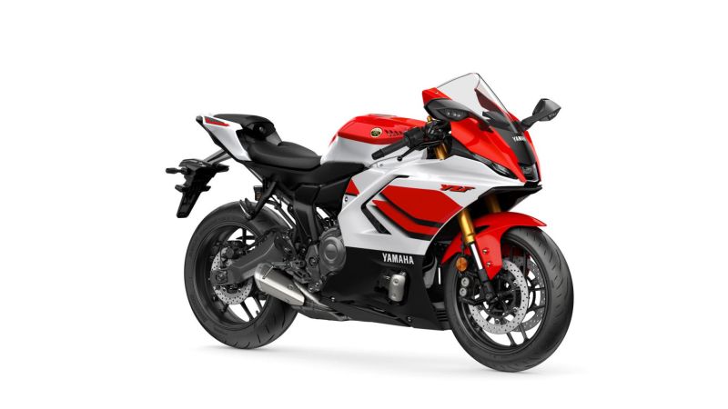 New Yamaha YZF-R7 RED/WHITE