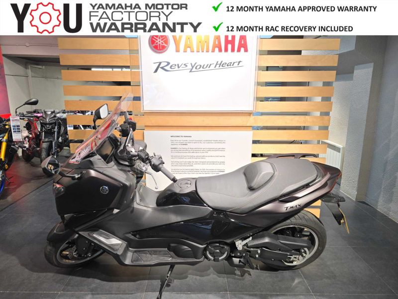 New Yamaha Tmax Tech MAX (XP560D) MAGMA